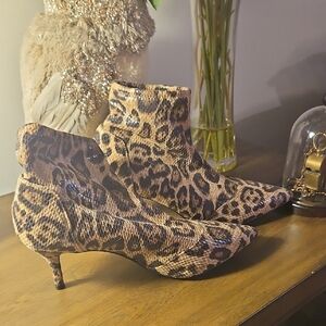 Ankle Boots- Charles By Charles David. - 7-1/2